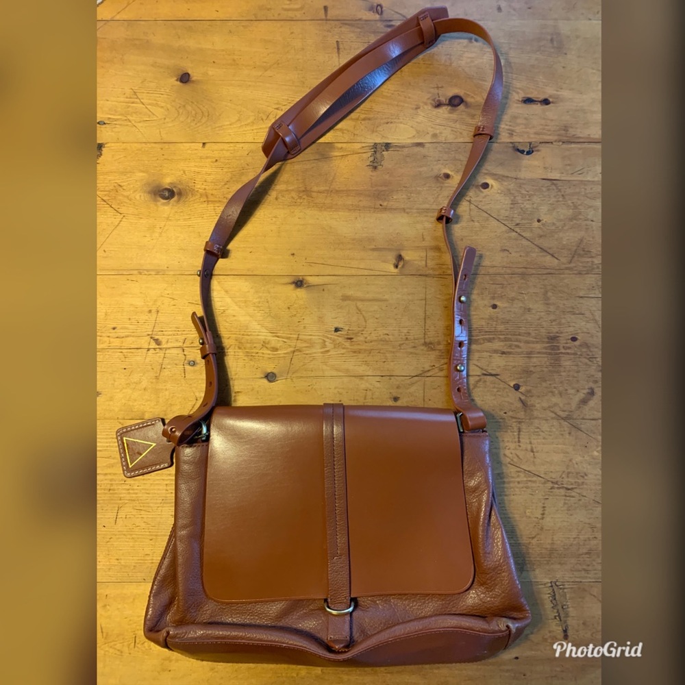 Slightly used Kelsi Dagger Leather Crossbody